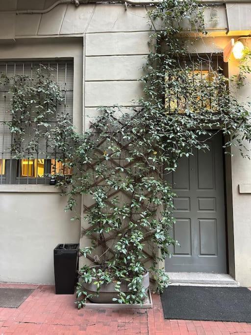 Apartment An Elegant In Milan's Art District Mailand